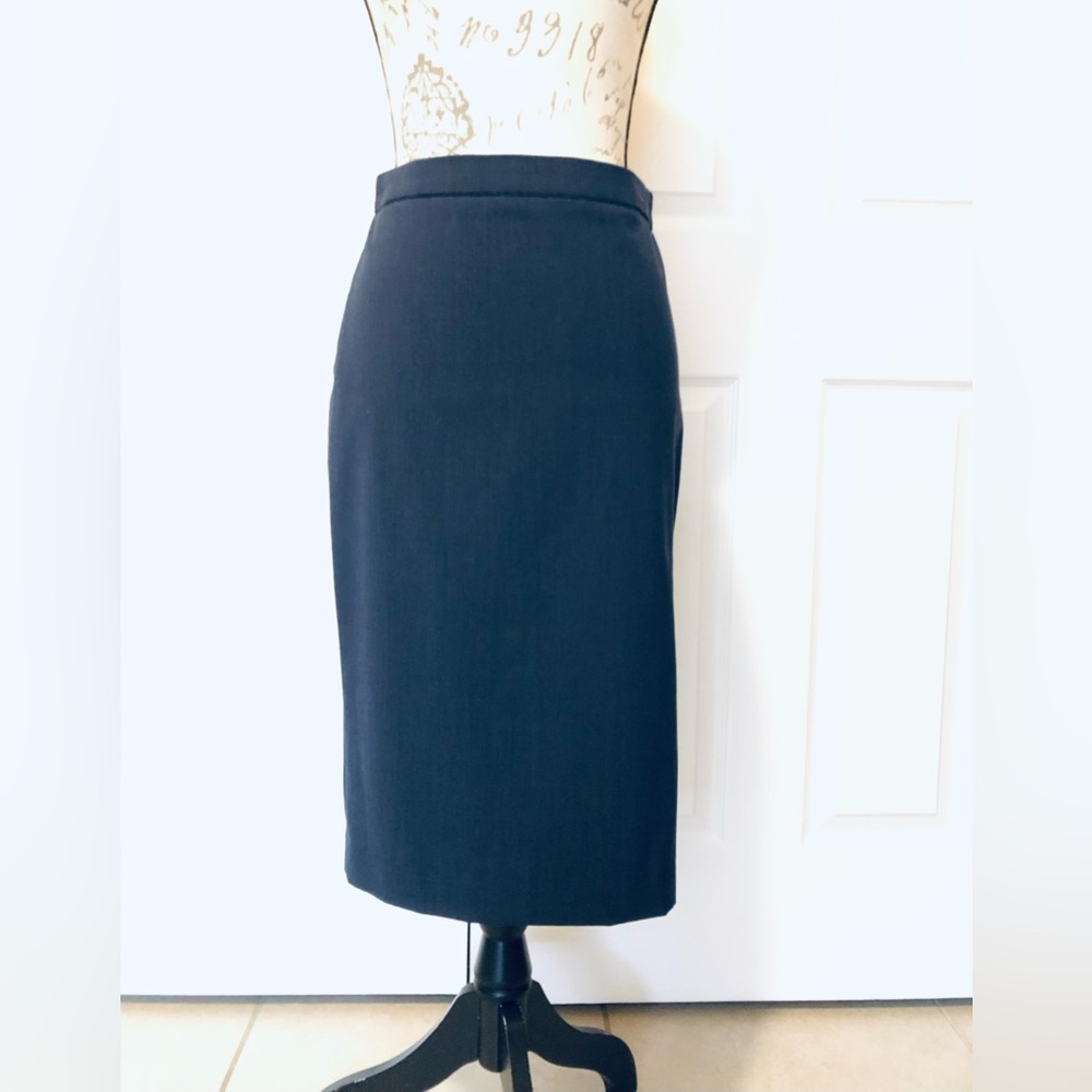 Banana Republic Navy blue skirt
